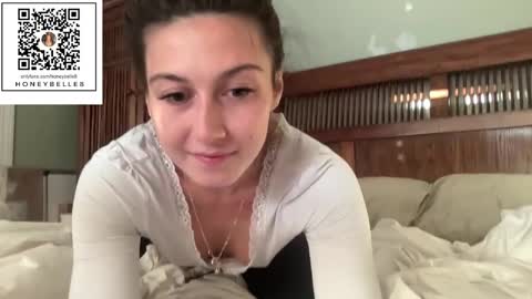 Snapshot of honeybelle8 chatting on 23, 12, 2024 belle brunette online show from 23, 12, 2024