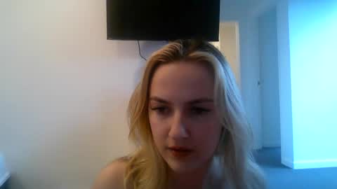 Snapshot of honeyblakex chatting on 5, 8, 2026 honeyblakex online show from 5, 8, 2026