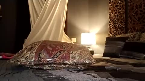 Honey online show from 12, 12, 2024