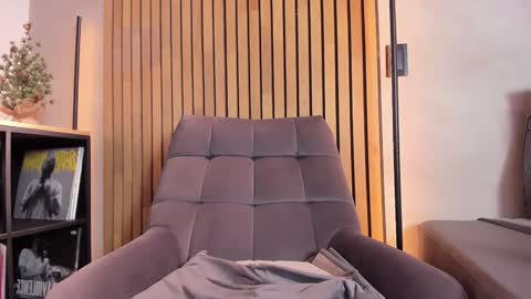 Sofia independent model online show from 18, 12, 2024