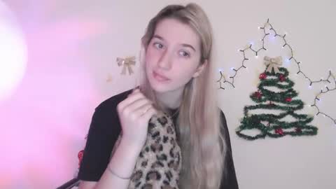 Snapshot of honeyveil chatting on 10, 1, 2026 honeyveil online show from 10, 1, 2026