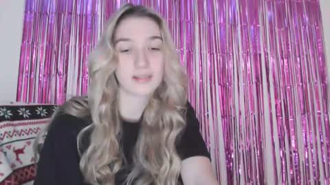 Snapshot of honeyveil chatting on 8, 2, 2026 honeyveil online show from 8, 2, 2026