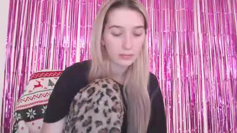 Snapshot of honeyveil chatting on 11, 2, 2026 honeyveil online show from 11, 2, 2026
