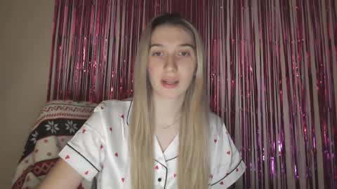 Snapshot of honeyveil chatting on 16, 2, 2026 honeyveil online show from 16, 2, 2026