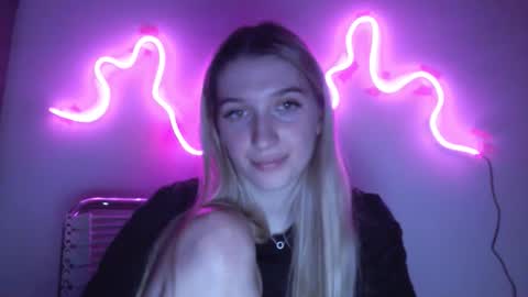 Snapshot of honeyveil chatting on 9, 3, 2026 honeyveil online show from 9, 3, 2026