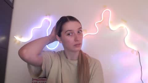 Snapshot of honeyveil chatting on 23, 3, 2026 honeyveil online show from 23, 3, 2026