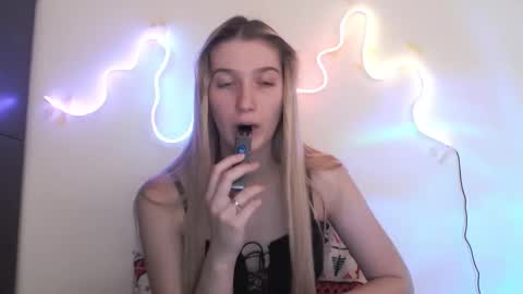 Snapshot of honeyveil chatting on 24, 3, 2026 honeyveil online show from 24, 3, 2026