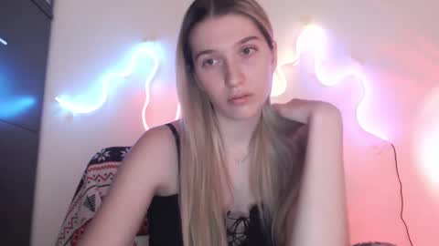 Snapshot of honeyveil chatting on 25, 3, 2026 honeyveil online show from 25, 3, 2026