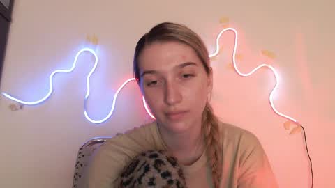 Snapshot of honeyveil chatting on 28, 3, 2026 honeyveil online show from 28, 3, 2026