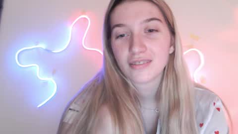 Snapshot of honeyveil chatting on 1, 4, 2026 honeyveil online show from 1, 4, 2026