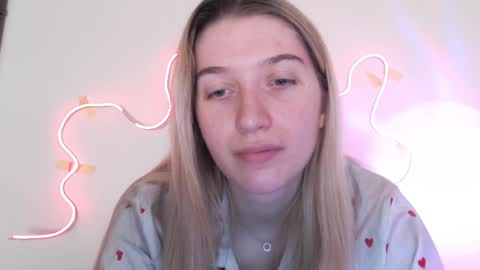 Snapshot of honeyveil chatting on 2, 4, 2026 honeyveil online show from 2, 4, 2026