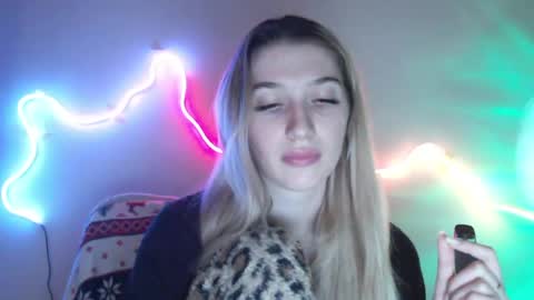 Snapshot of honeyveil chatting on 9, 4, 2026 honeyveil online show from 9, 4, 2026