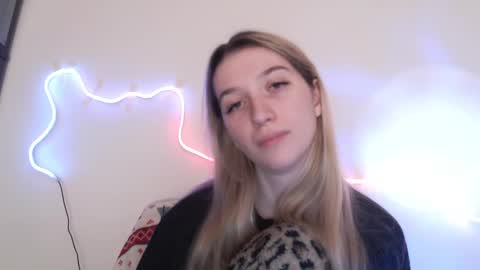 Snapshot of honeyveil chatting on 13, 4, 2026 honeyveil online show from 13, 4, 2026