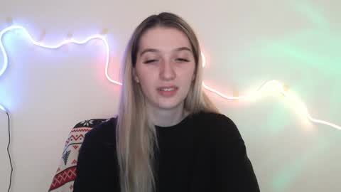 Snapshot of honeyveil chatting on 14, 4, 2026 honeyveil online show from 14, 4, 2026