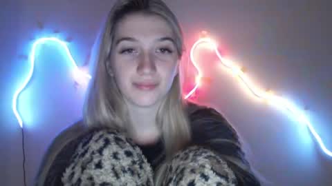 Snapshot of honeyveil chatting on 10, 5, 2026 honeyveil online show from 10, 5, 2026