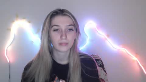 Snapshot of honeyveil chatting on 12, 5, 2026 honeyveil online show from 12, 5, 2026
