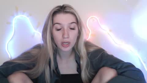 Snapshot of honeyveil chatting on 15, 5, 2026 honeyveil online show from 15, 5, 2026