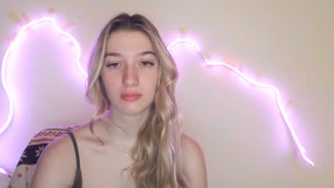 Snapshot of honeyveil chatting on 27, 6, 2026 honeyveil online show from 27, 6, 2026
