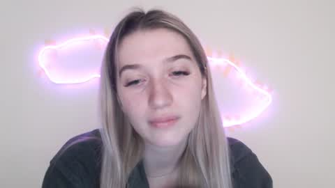 Snapshot of honeyveil chatting on 15, 7, 2026 honeyveil online show from 15, 7, 2026