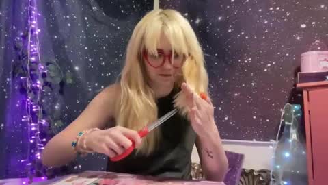 Snapshot of honeyxlimbed chatting on 8, 1, 2025 Emi Rose online show from 8, 1, 2025