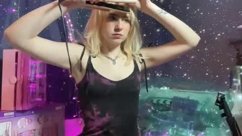 Snapshot of honeyxlimbed chatting on 17, 1, 2025 Emi Rose online show from 17, 1, 2025