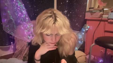 Snapshot of honeyxlimbed chatting on 11, 3, 2025 Emi Rose online show from 11, 3, 2025