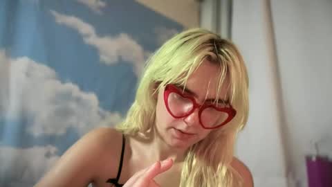 Snapshot of honeyxlimbed chatting on 16, 9, 2025 Emi Rose online show from 16, 9, 2025