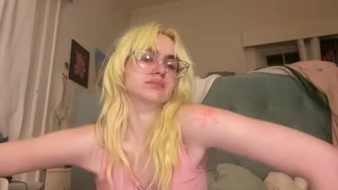 Emi Rose online show from 17, 3, 2026