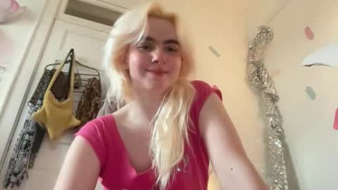 Snapshot of honeyxlimbed chatting on 6, 6, 2026 Emi Rose online show from 6, 6, 2026