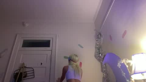 Snapshot of honeyxlimbed chatting on 1, 7, 2026 Emi Rose online show from 1, 7, 2026