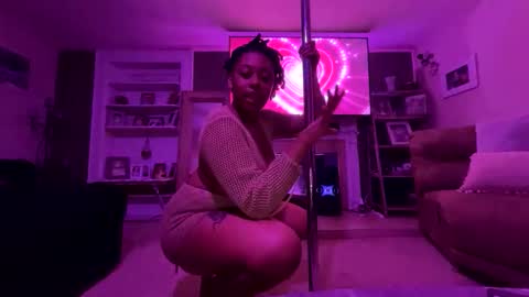 Snapshot of honeyybunnlover chatting on 21, 10, 2025 Honey online show from 21, 10, 2025