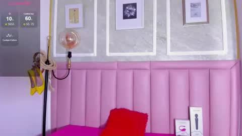 Snapshot of hoollyhendrix chatting on 10, 2, 2026 holly online show from 10, 2, 2026