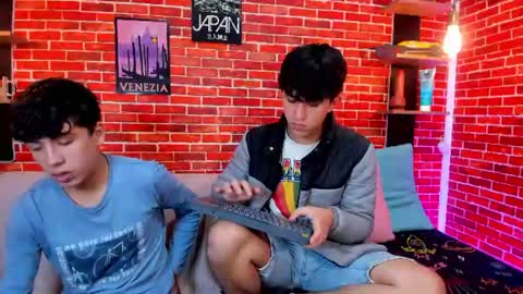 Snapshot of hoot_boyss_ chatting on 16, 6, 2026 Jake y Troy online show from 16, 6, 2026