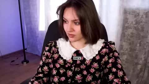 Snapshot of hoot_owl_cb chatting on 29, 9, 2025 Karina online show from 29, 9, 2025