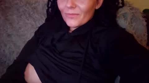horneymomnextdoor online show from 6, 4, 2026