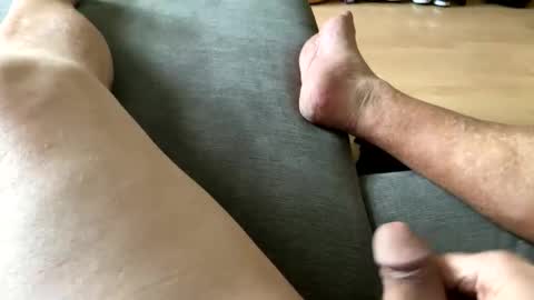 Snapshot of horny_147 chatting on 10, 10, 2025 Cum suck Me off online show from 10, 10, 2025