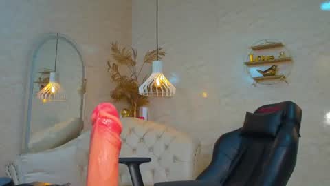 Snapshot of horny_curlss chatting on 30, 6, 2026 Horny Curls online show from 30, 6, 2026