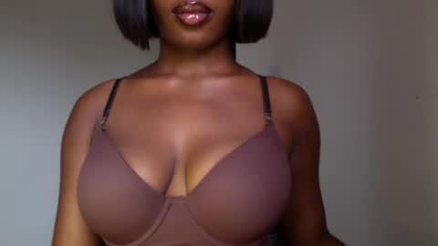 Snapshot of horny_goddess_delilah chatting on 9, 5, 2026 delilah online show from 9, 5, 2026