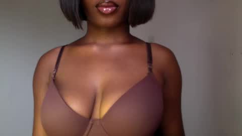 Snapshot of horny_goddess_delilah chatting on 19, 5, 2026 delilah online show from 19, 5, 2026