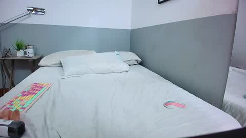 Snapshot of hornybarelylegalgirl chatting on 6, 1, 2025 Khloe online show from 6, 1, 2025