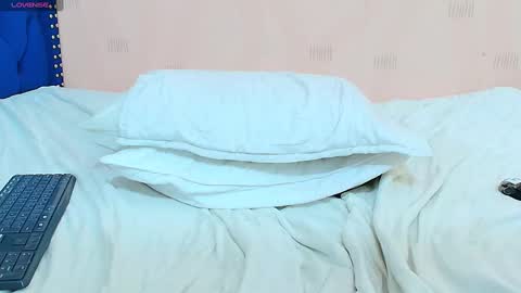 Snapshot of hornybarelylegalgirl chatting on 7, 2, 2025 Khloe online show from 7, 2, 2025