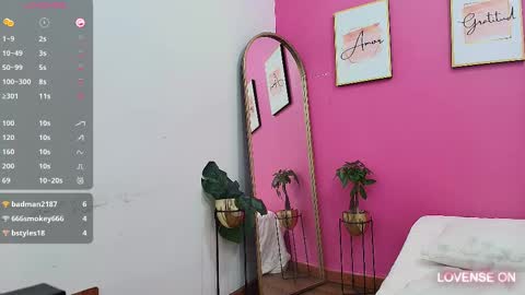 Snapshot of hornybarelylegalgirl chatting on 19, 2, 2025 Khloe online show from 19, 2, 2025