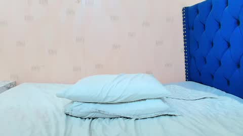 Snapshot of hornybarelylegalgirl chatting on 2, 3, 2025 Khloe online show from 2, 3, 2025