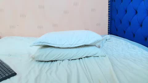 Snapshot of hornybarelylegalgirl chatting on 2, 3, 2025 Khloe online show from 2, 3, 2025