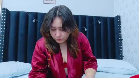 Snapshot of hornybarelylegalgirl chatting on 21, 9, 2025 Khloe online show from 21, 9, 2025