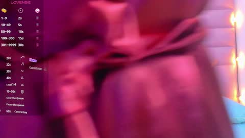 Snapshot of hornybarelylegalgirl chatting on 23, 9, 2025 Khloe online show from 23, 9, 2025