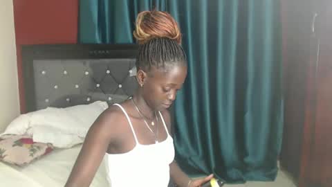 Snapshot of hornybella4 chatting on 30, 12, 2024 Bella online show from 30, 12, 2024