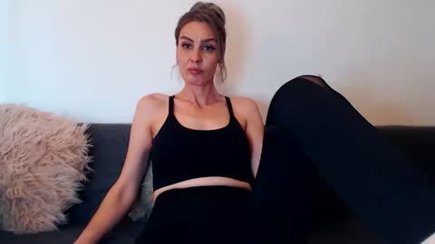 AshlineKatte online show from 23, 4, 2026