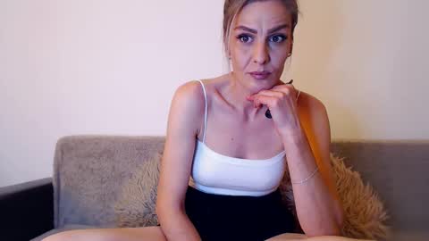 AshlineKatte online show from 27, 4, 2026