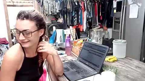 Snapshot of hornyhippies0080 chatting on 16, 11, 2025 Nix D online show from 16, 11, 2025